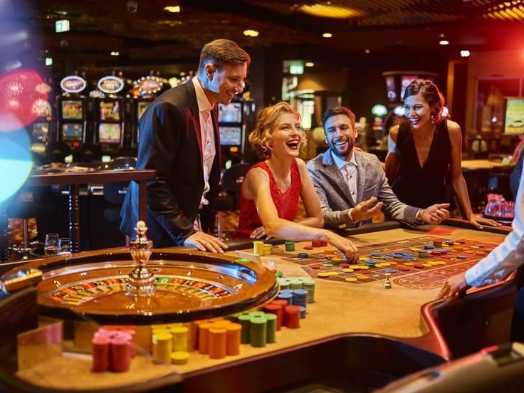 Super Scatter platform displayed on a mobile device with casino and slots interface